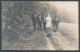 261: Varteig?, stfold. Flere mennesker i foto ved en ker. Privat kort? Postgtt VARTEIG 1912 Utrop: 100